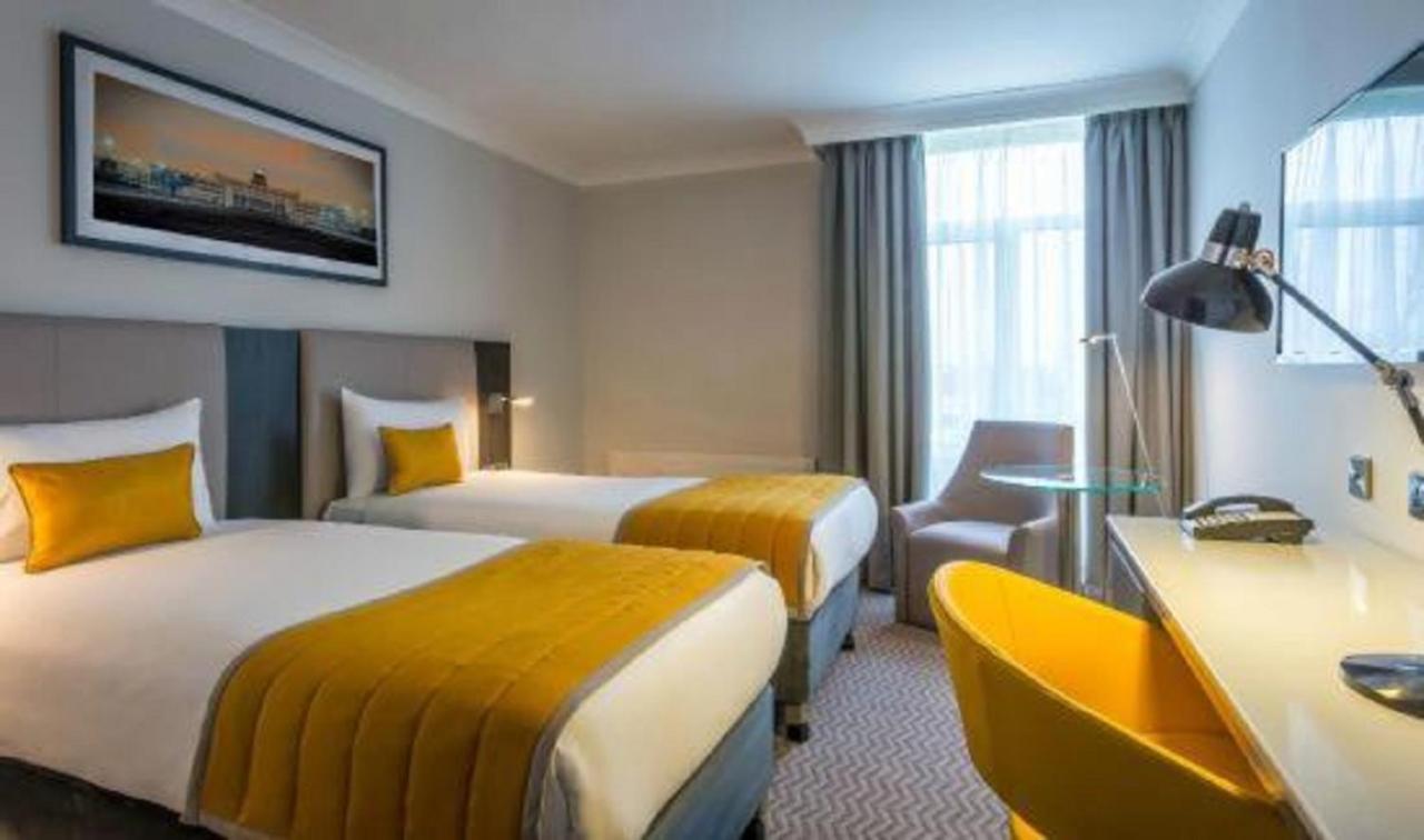 Maldron Hotel Parnell Square Dublino Esterno foto