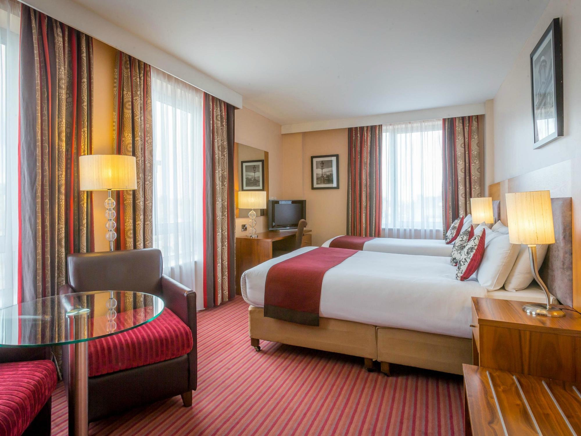 Maldron Hotel Parnell Square Dublino Esterno foto