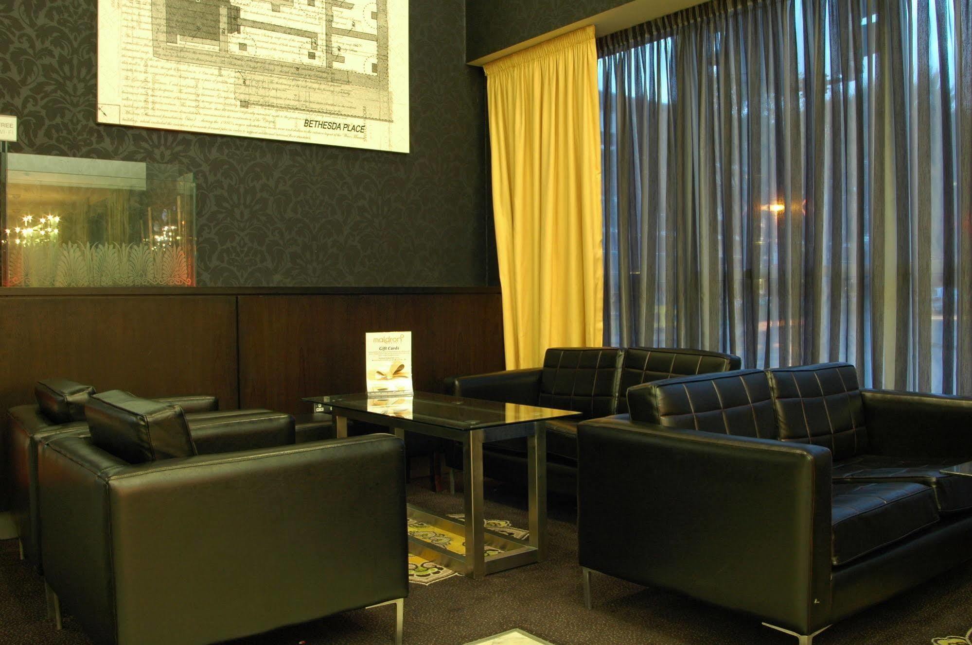 Maldron Hotel Parnell Square Dublino Esterno foto