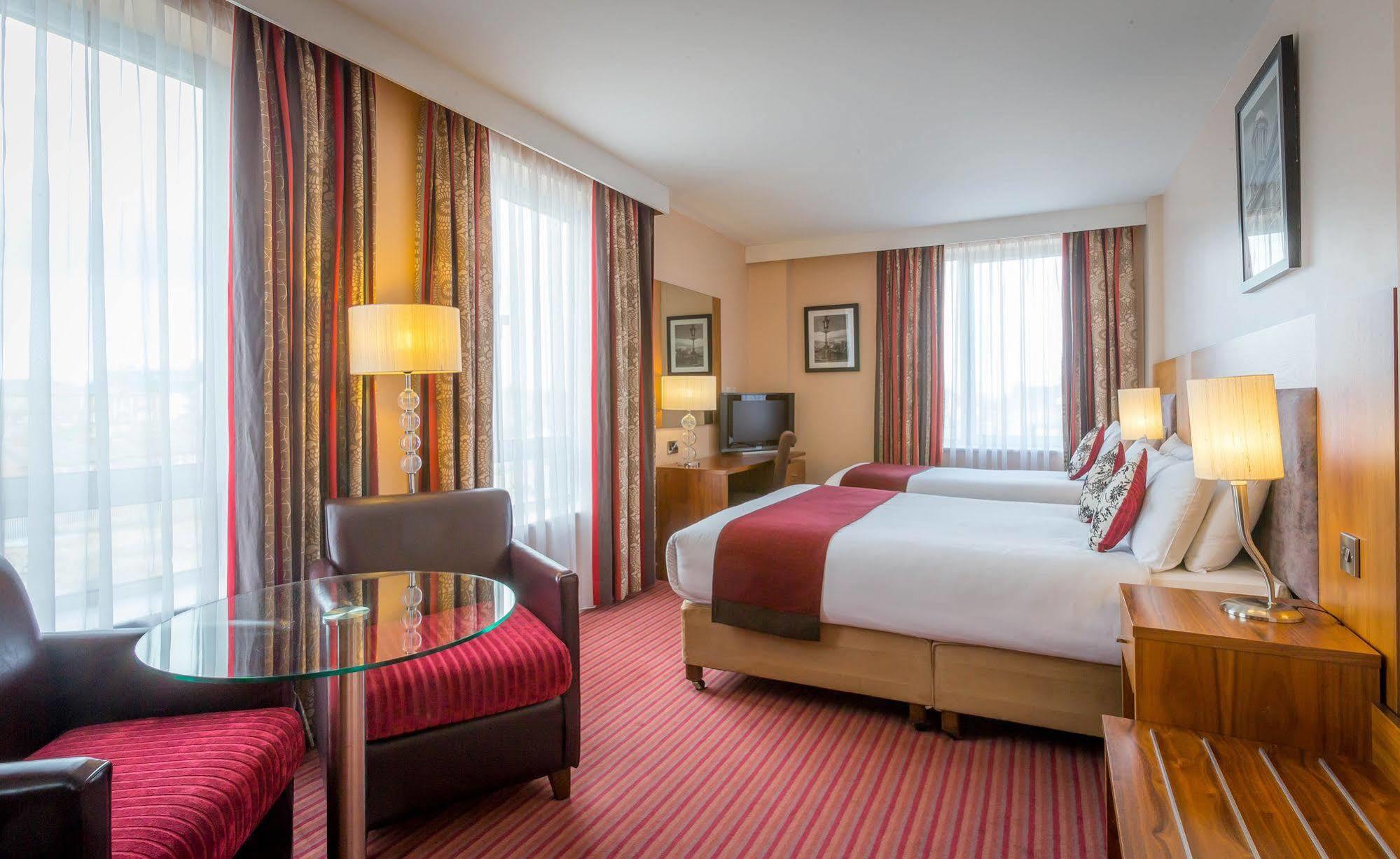Maldron Hotel Parnell Square Dublino Esterno foto