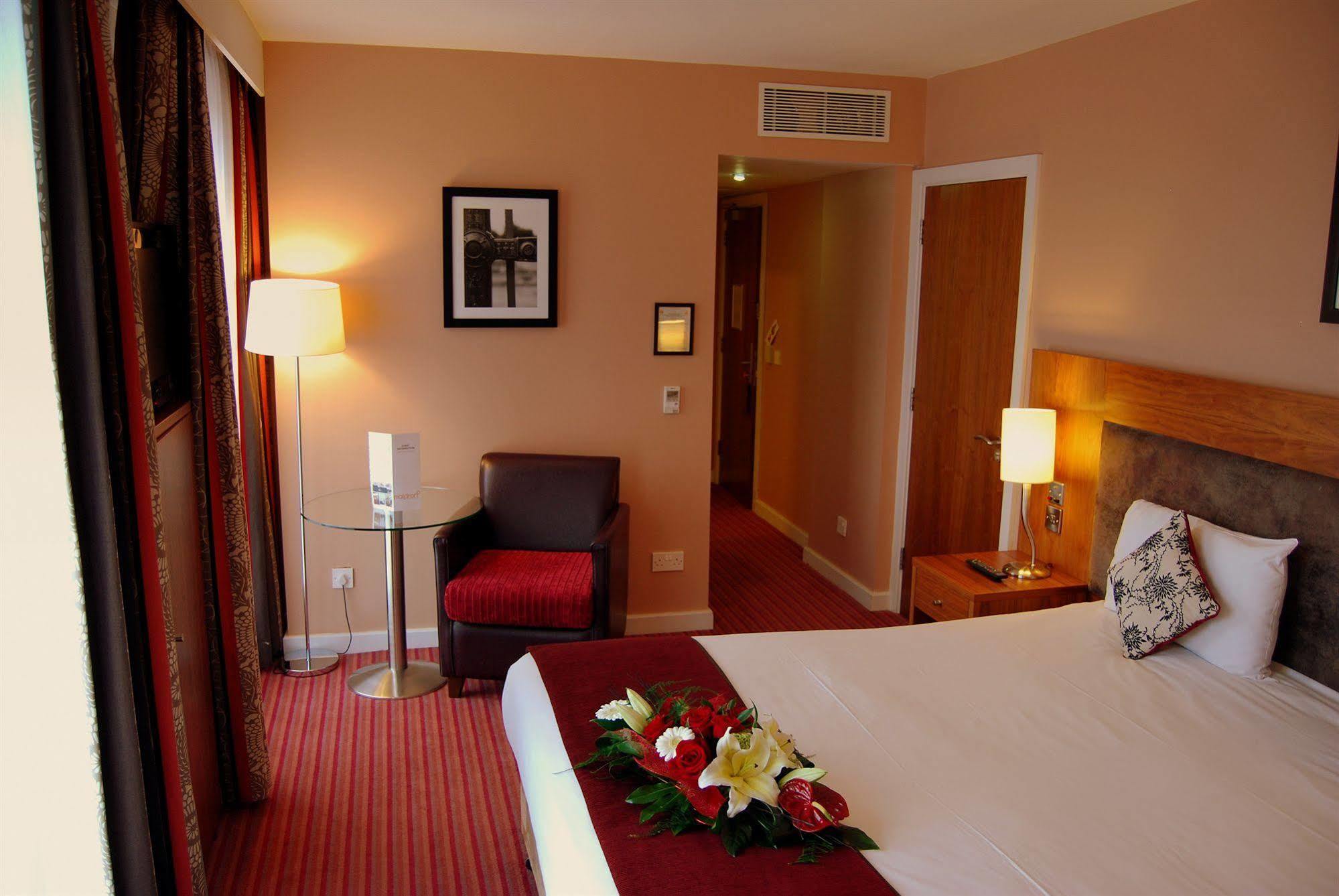 Maldron Hotel Parnell Square Dublino Esterno foto